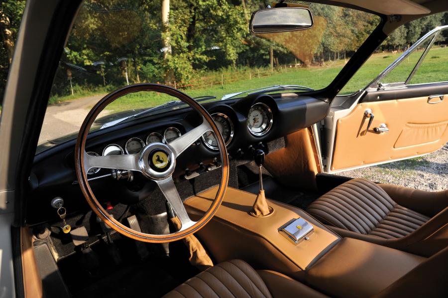  Ferrari 250 GT Lusso Berlinetta 1964 года  (фото 19 из 28)